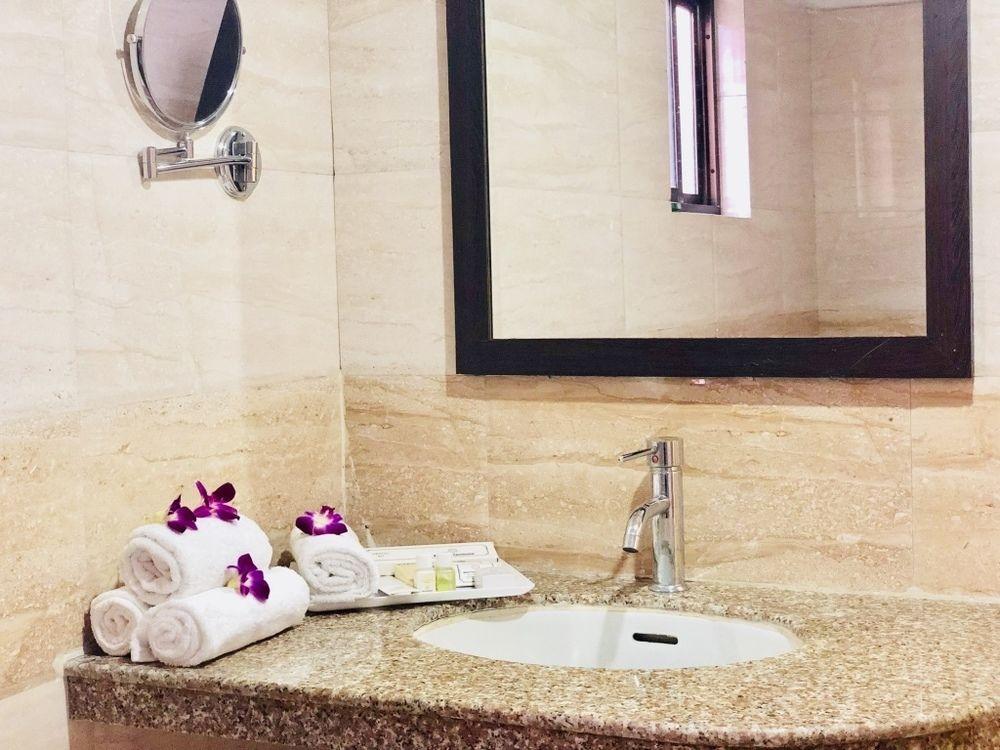 Hotel Prag Continental Γουβαχάτι Εξωτερικό φωτογραφία