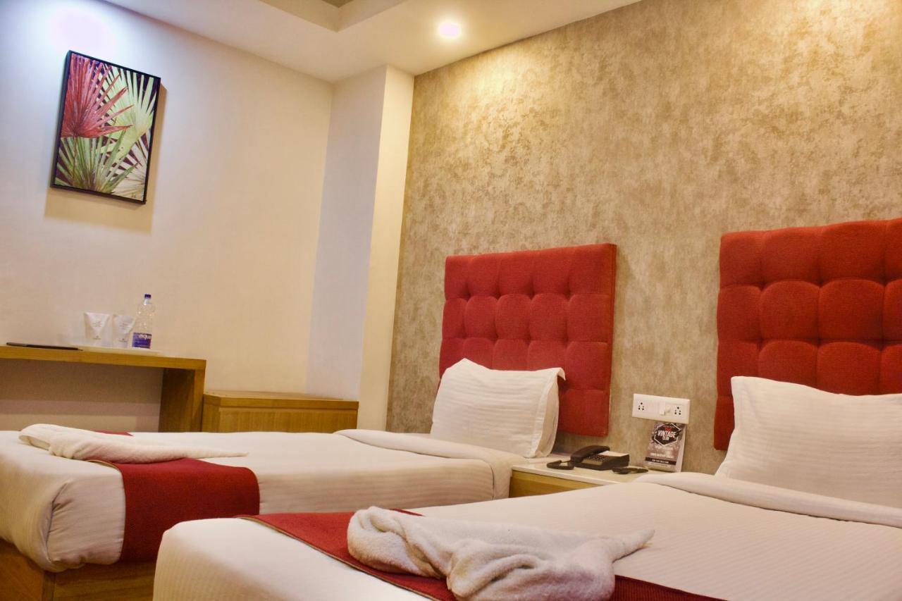 Hotel Prag Continental Γουβαχάτι Εξωτερικό φωτογραφία