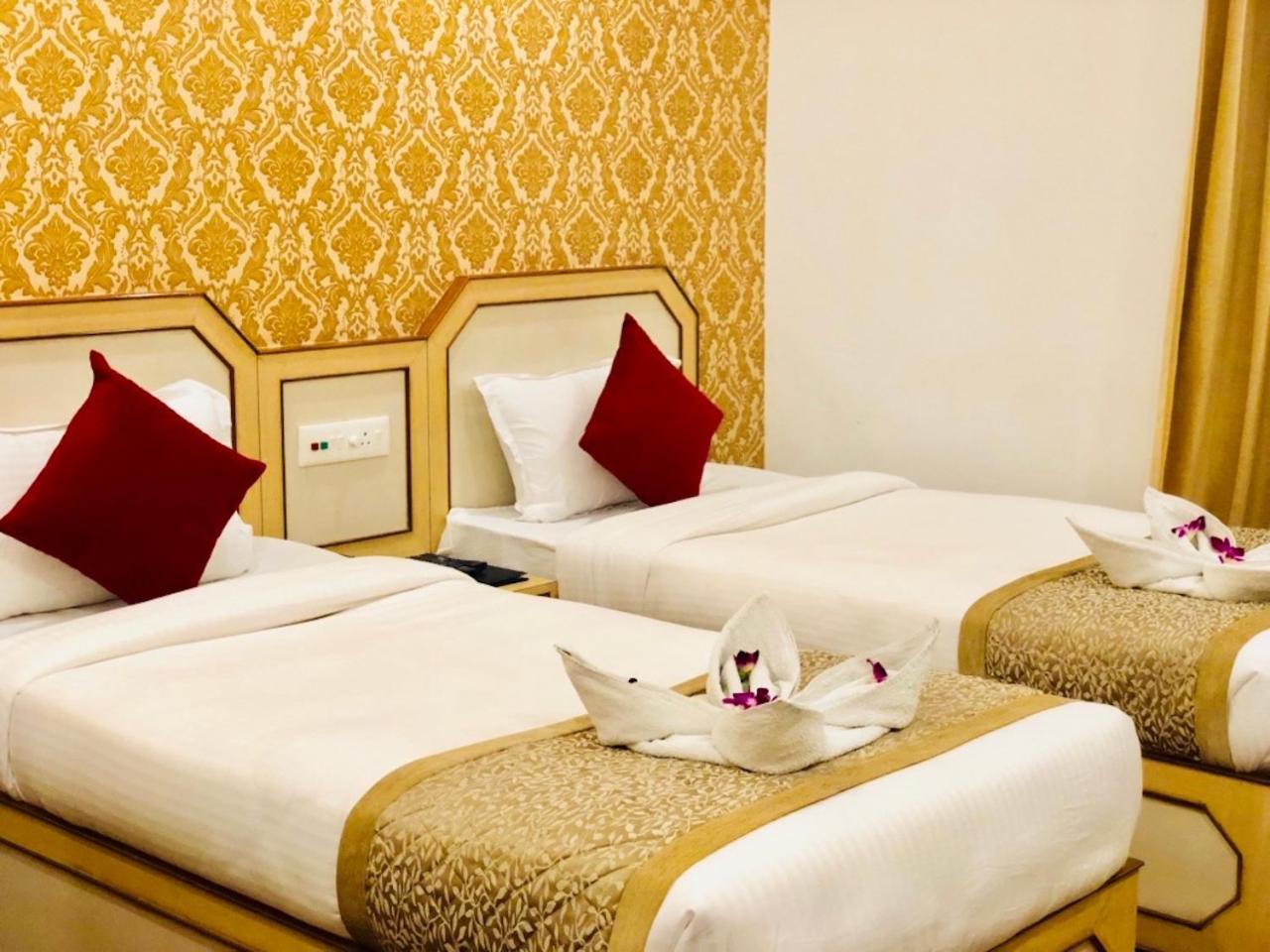 Hotel Prag Continental Γουβαχάτι Εξωτερικό φωτογραφία