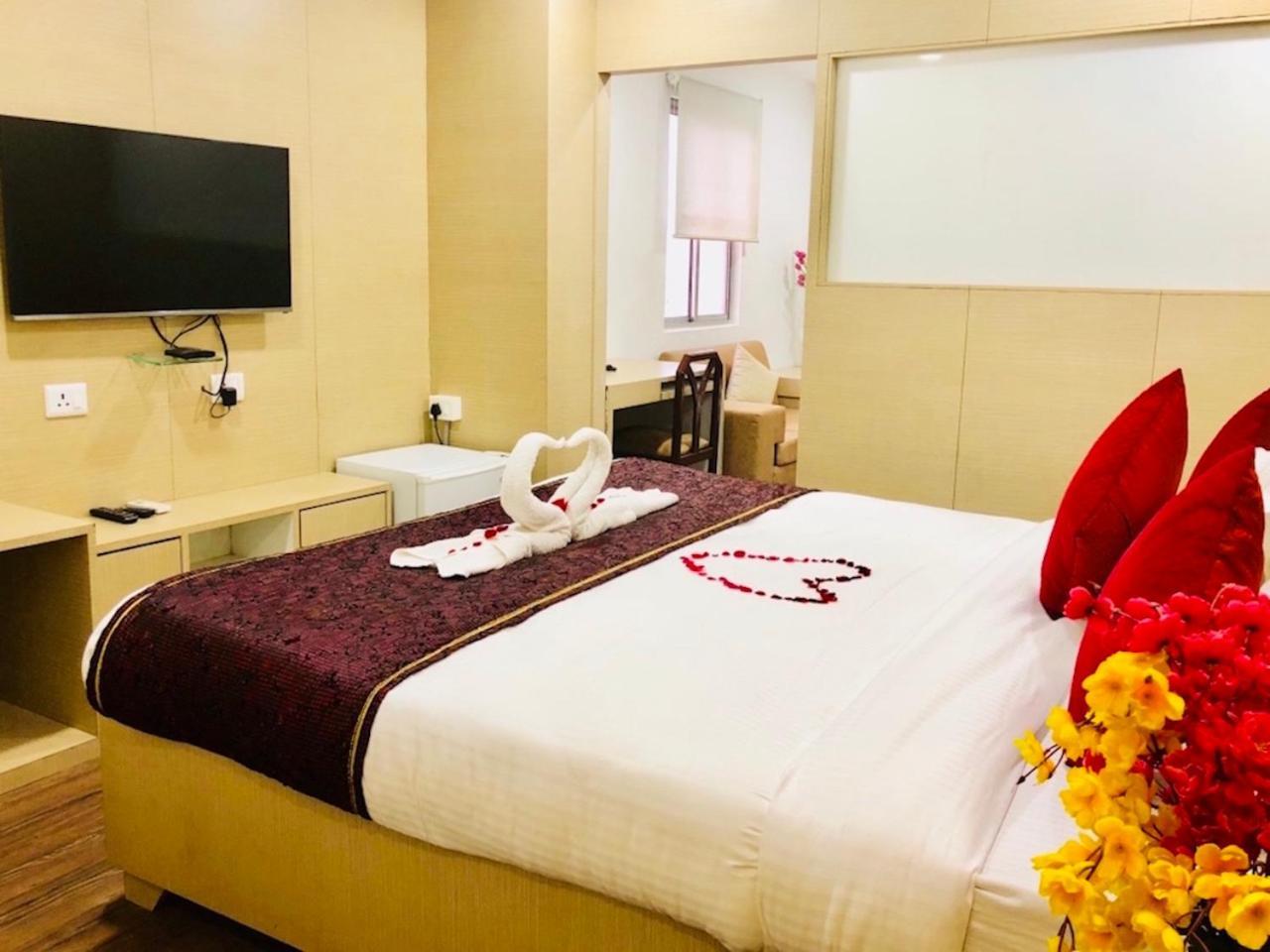 Hotel Prag Continental Γουβαχάτι Εξωτερικό φωτογραφία