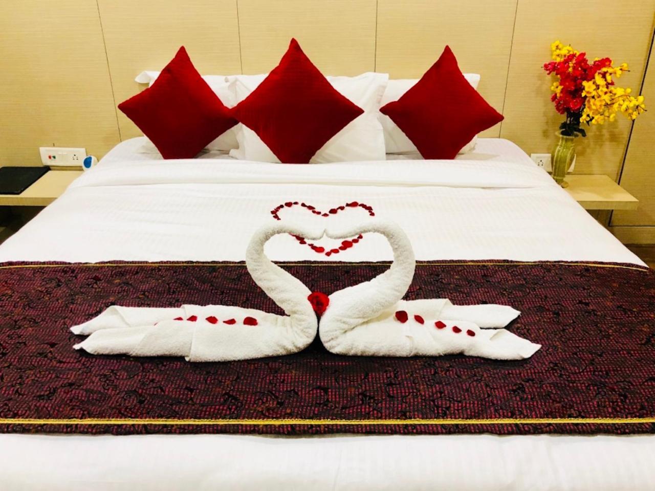 Hotel Prag Continental Γουβαχάτι Εξωτερικό φωτογραφία
